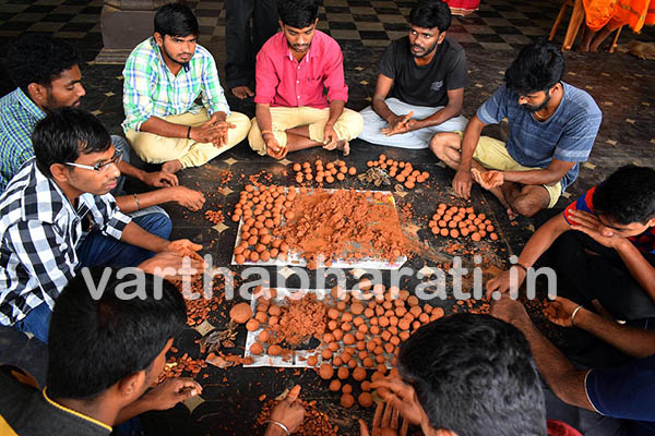 ಲಕ್ಷ ಬೀಜ ದುಂಡೆ ತಯಾರಿಸುವ ಕಾರ್ಯಕ್ರಮಕ್ಕೆ ಚಾಲನೆ